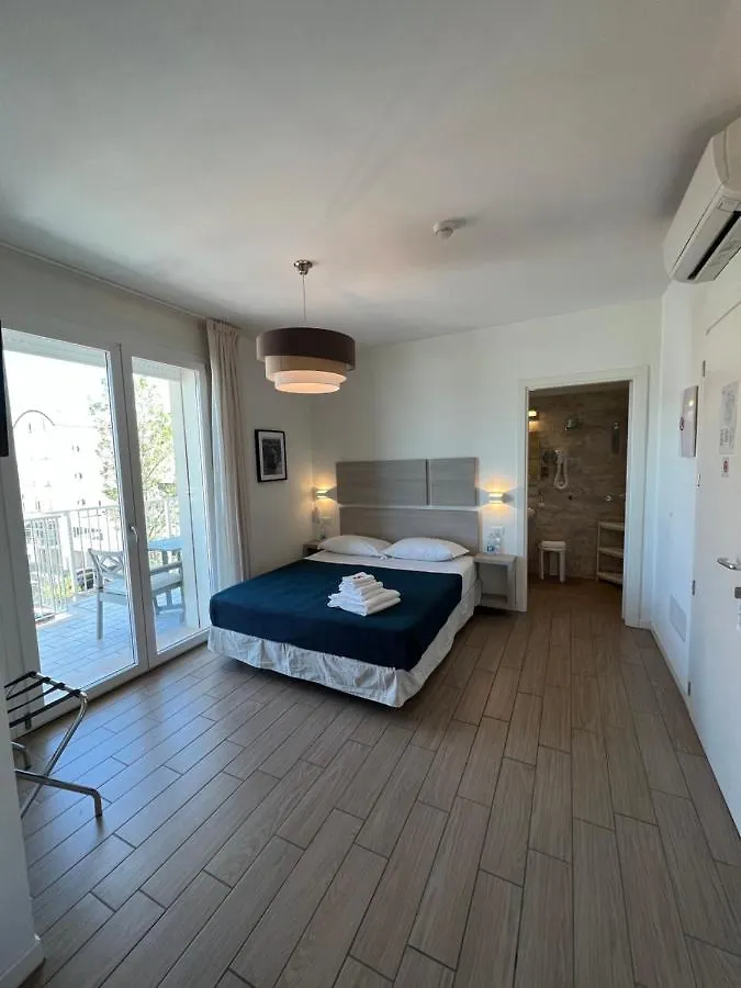 Hotel Riva E Mare Rimini 3*,  Italy